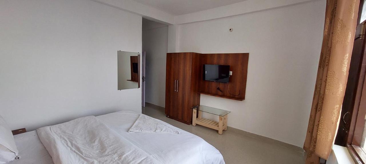 Peaceful Retreat Home Stay, Далхаузи Екстериор снимка