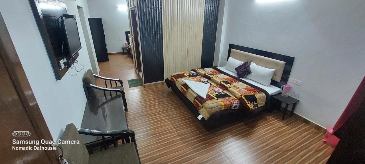 Peaceful Retreat Home Stay, Далхаузи Екстериор снимка