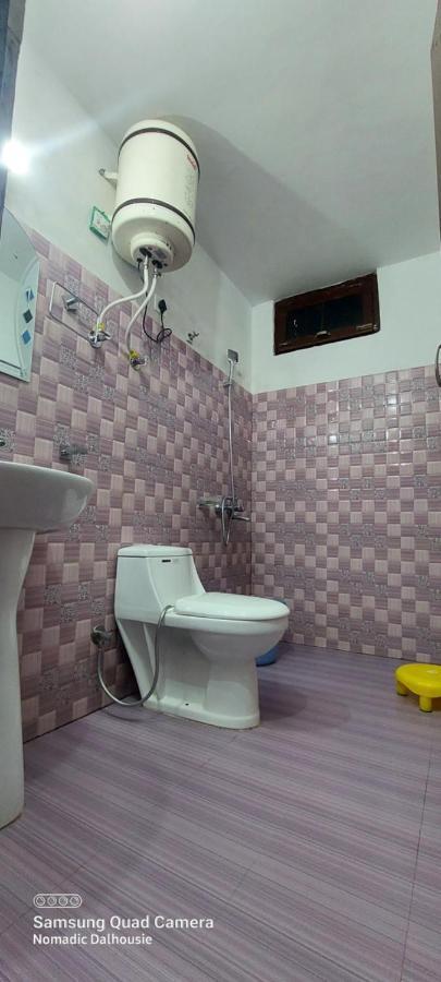 Peaceful Retreat Home Stay, Далхаузи Екстериор снимка