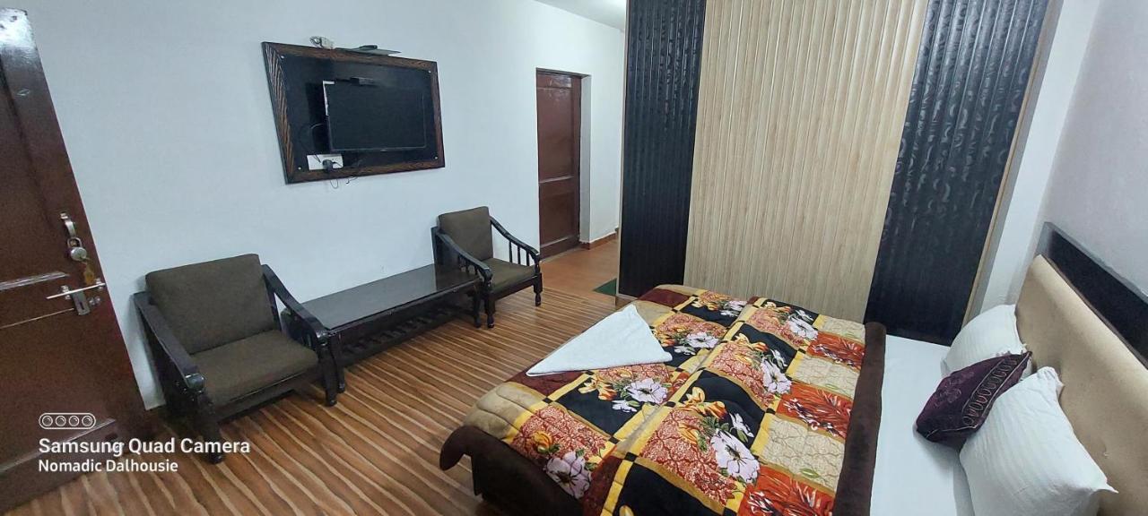 Peaceful Retreat Home Stay, Далхаузи Екстериор снимка