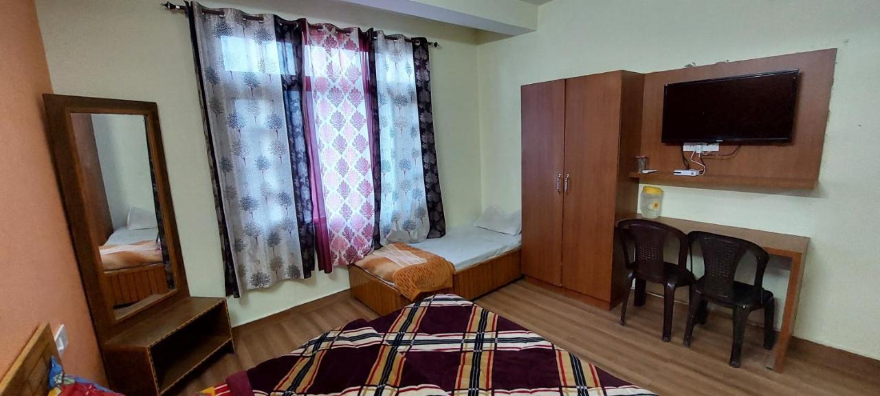 Peaceful Retreat Home Stay, Далхаузи Екстериор снимка