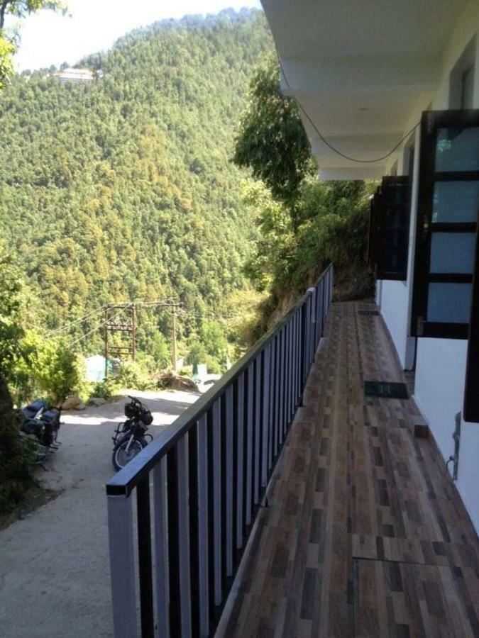 Peaceful Retreat Home Stay, Далхаузи Екстериор снимка