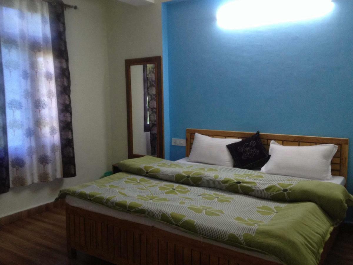 Peaceful Retreat Home Stay, Далхаузи Екстериор снимка