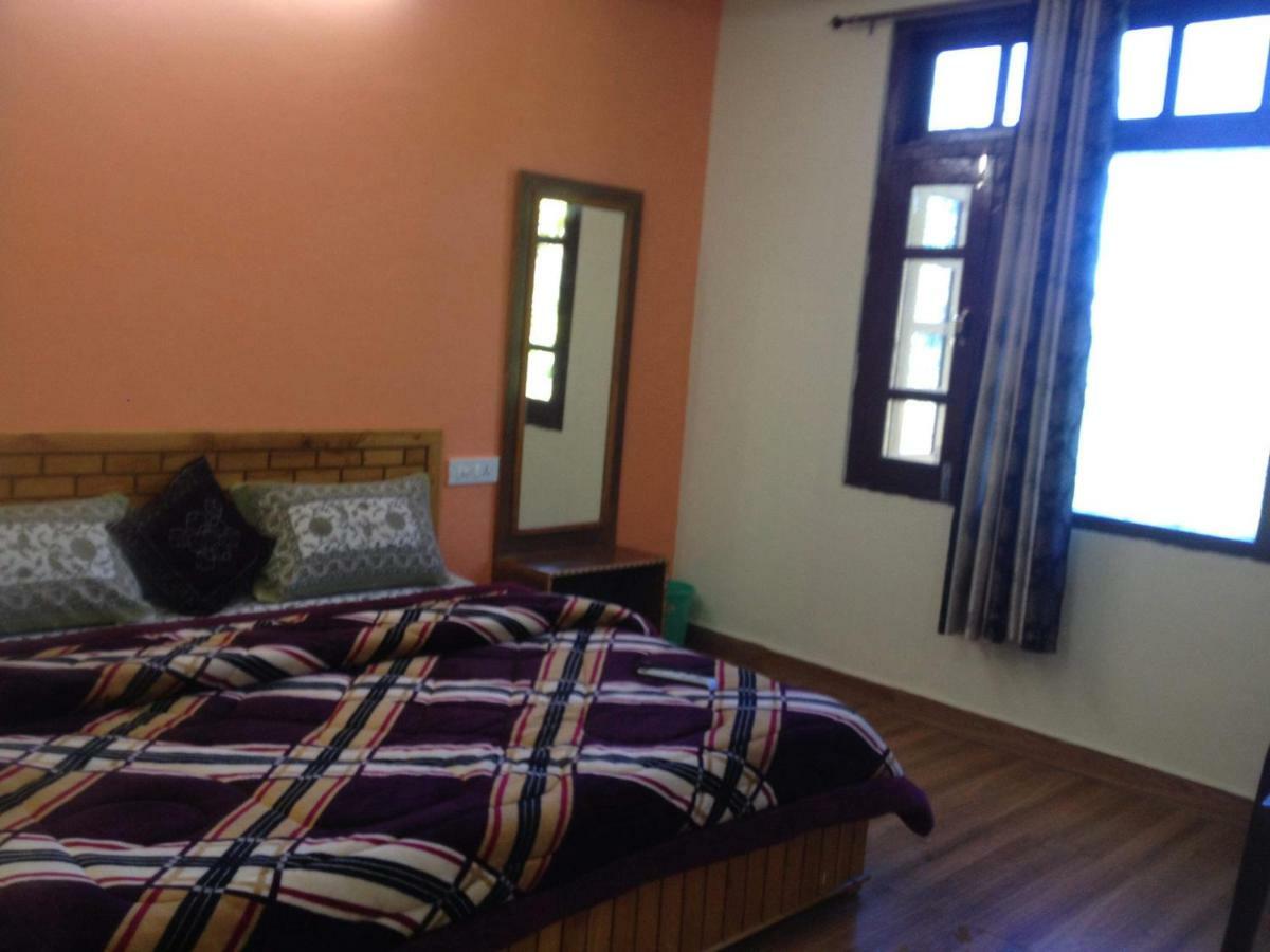 Peaceful Retreat Home Stay, Далхаузи Екстериор снимка