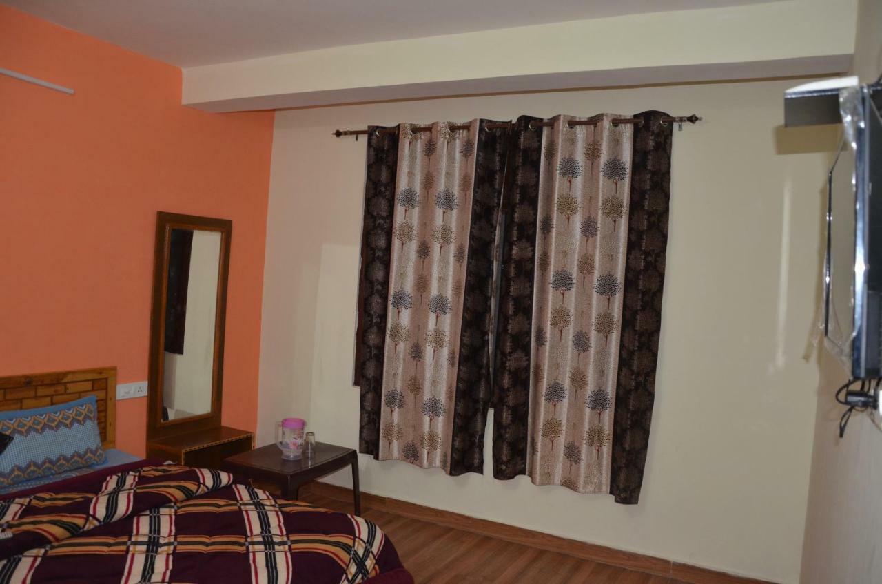 Peaceful Retreat Home Stay, Далхаузи Екстериор снимка