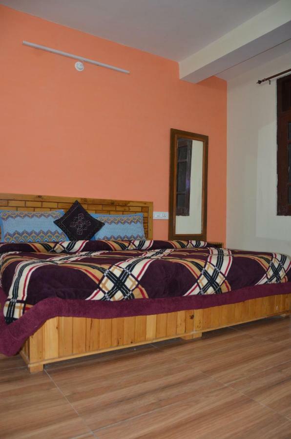 Peaceful Retreat Home Stay, Далхаузи Екстериор снимка